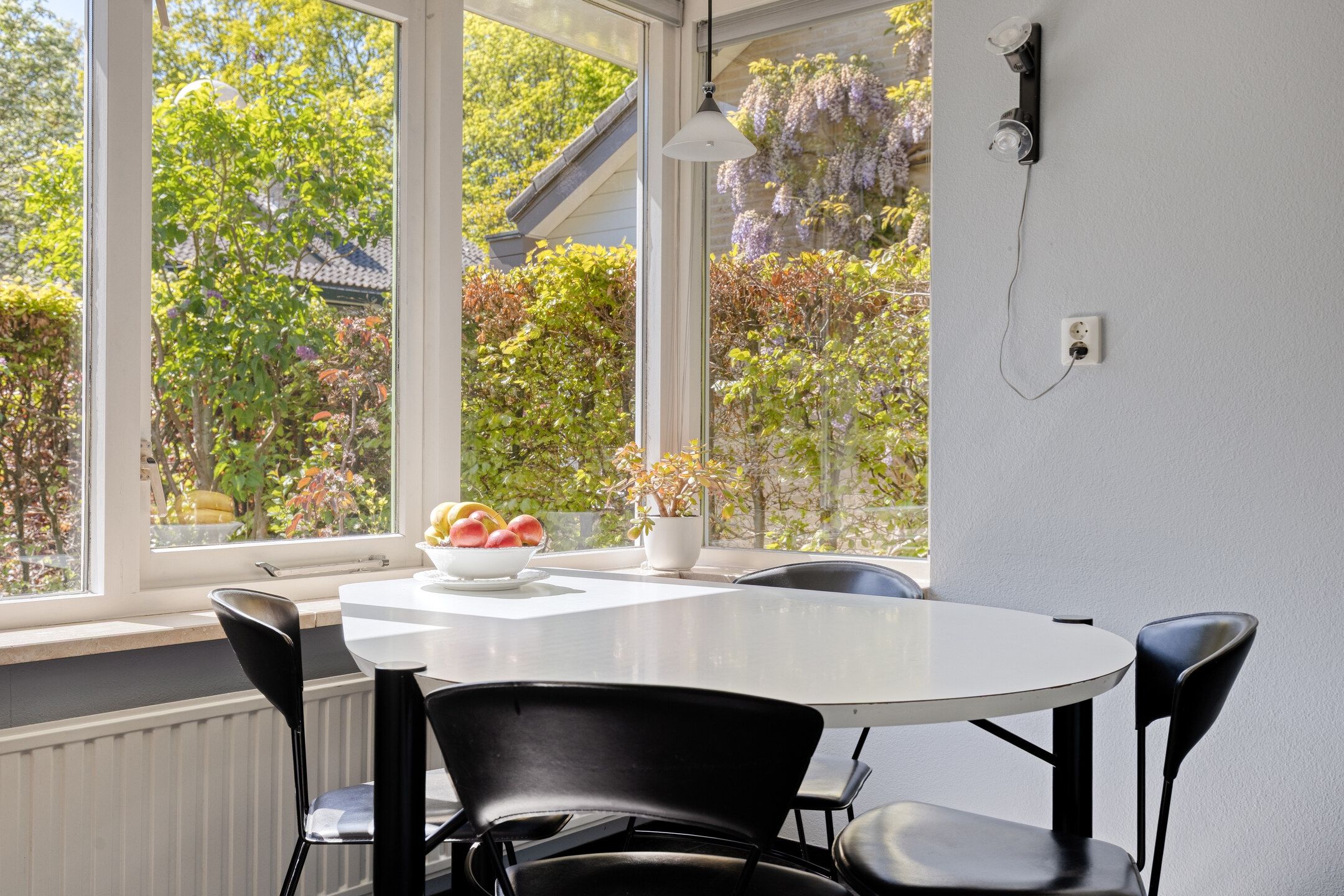 Spacious Semi-Detached Home with 6 Bedrooms and Large Garden in Leiden's Van Eijsingapark — 18