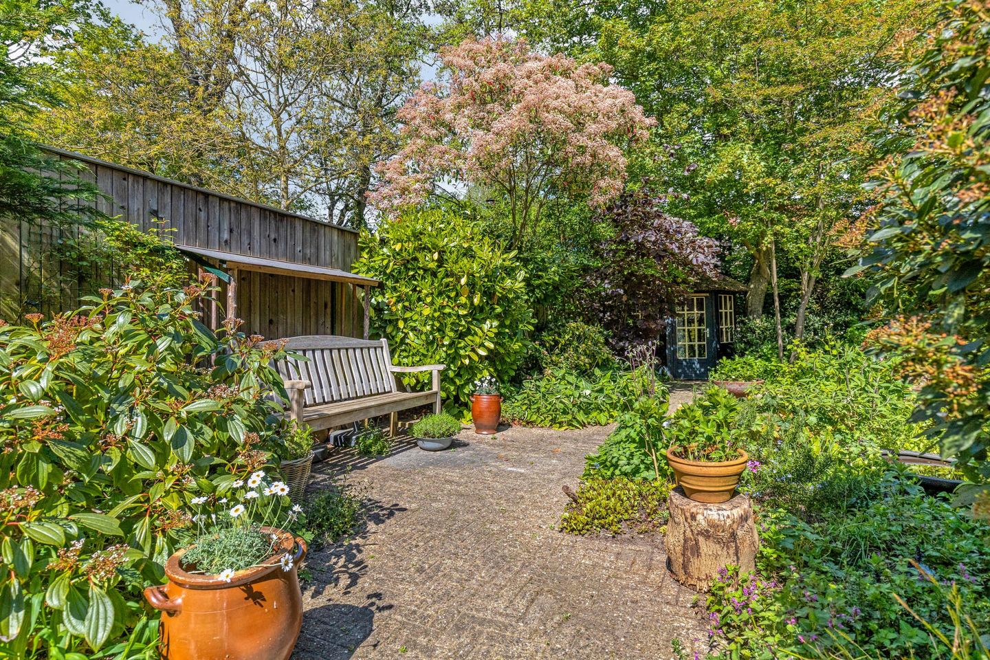 Spacious Semi-Detached Home with 6 Bedrooms and Large Garden in Leiden's Van Eijsingapark — 44