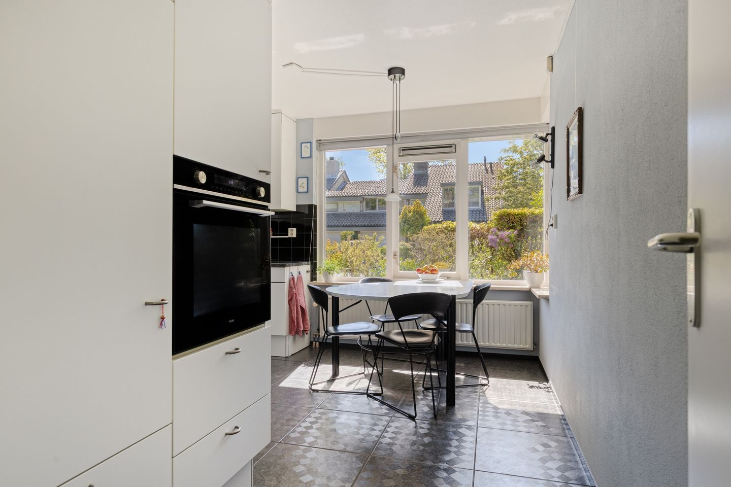 Spacious Semi-Detached Home with 6 Bedrooms and Large Garden in Leiden's Van Eijsingapark — 14