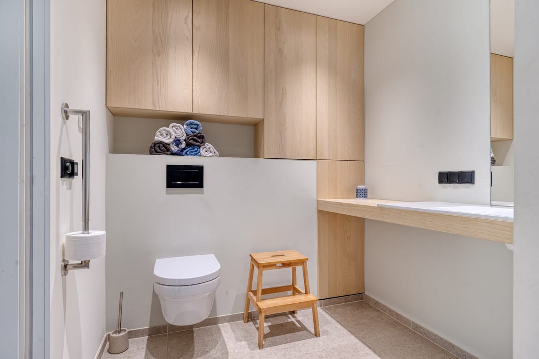 Spacious Semi-Detached Home with 6 Bedrooms and Large Garden in Leiden's Van Eijsingapark — 23