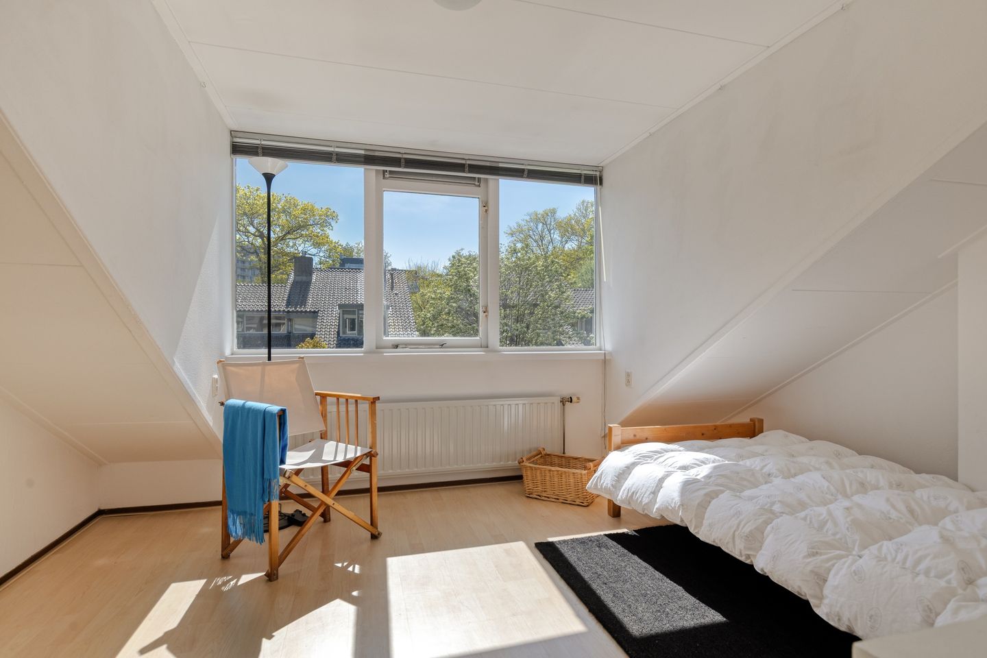 Spacious Semi-Detached Home with 6 Bedrooms and Large Garden in Leiden's Van Eijsingapark — 34