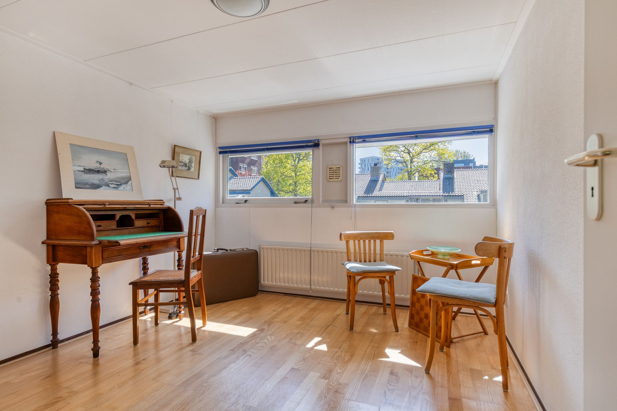 Spacious Semi-Detached Home with 6 Bedrooms and Large Garden in Leiden's Van Eijsingapark — 36