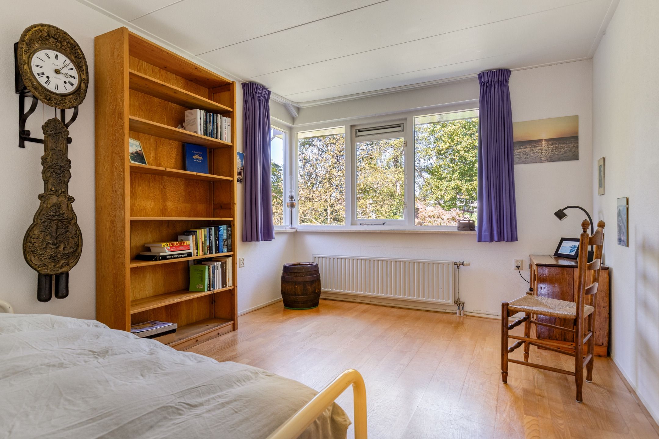 Spacious Semi-Detached Home with 6 Bedrooms and Large Garden in Leiden's Van Eijsingapark — 33