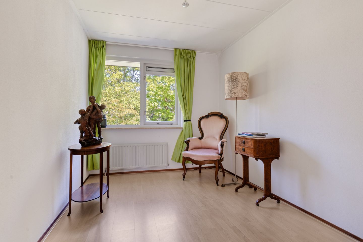 Spacious Semi-Detached Home with 6 Bedrooms and Large Garden in Leiden's Van Eijsingapark — 35