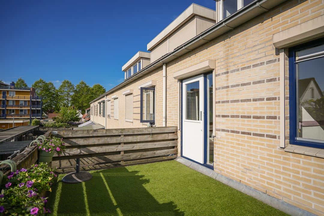 Surprisingly spacious extended family home with garden and two terraces — 17