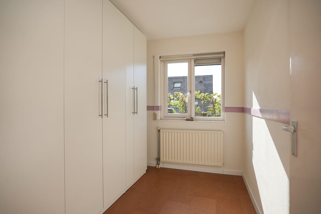 Surprisingly spacious extended family home with garden and two terraces — 22