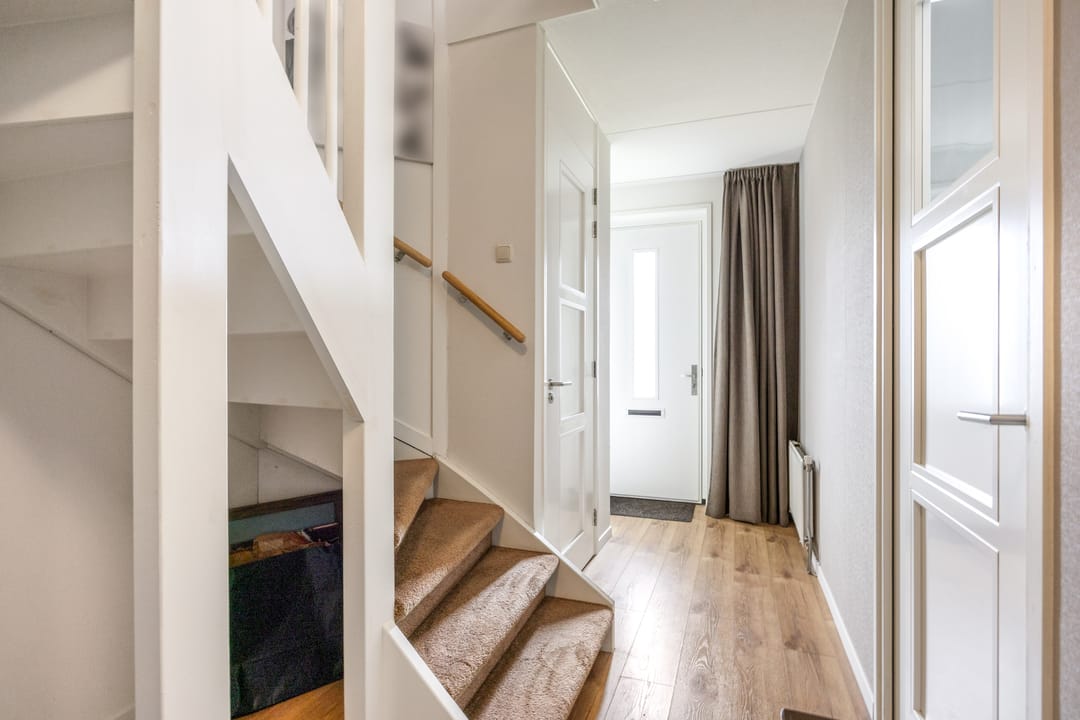 Spacious Semi-Detached Home with Five Bedrooms and Garden in Uithuizermeeden — 11