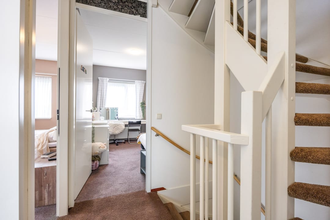 Spacious Semi-Detached Home with Five Bedrooms and Garden in Uithuizermeeden — 31