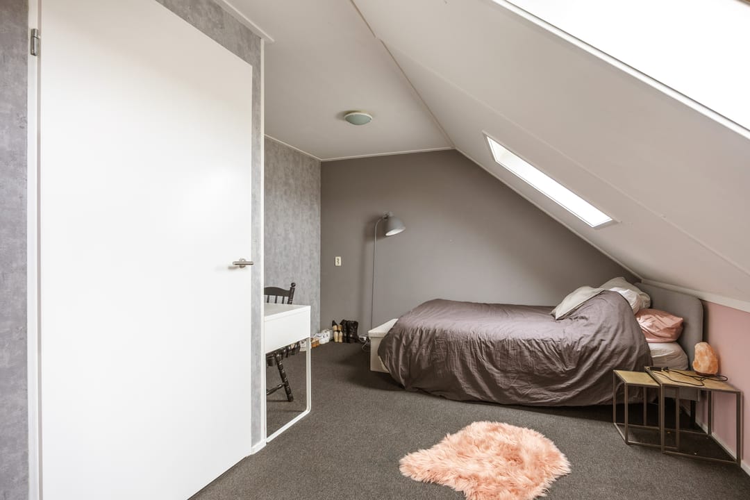 Spacious Semi-Detached Home with Five Bedrooms and Garden in Uithuizermeeden — 46