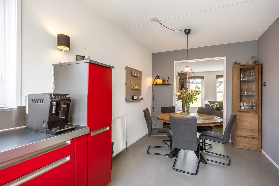 Spacious Semi-Detached Home with Five Bedrooms and Garden in Uithuizermeeden — 17