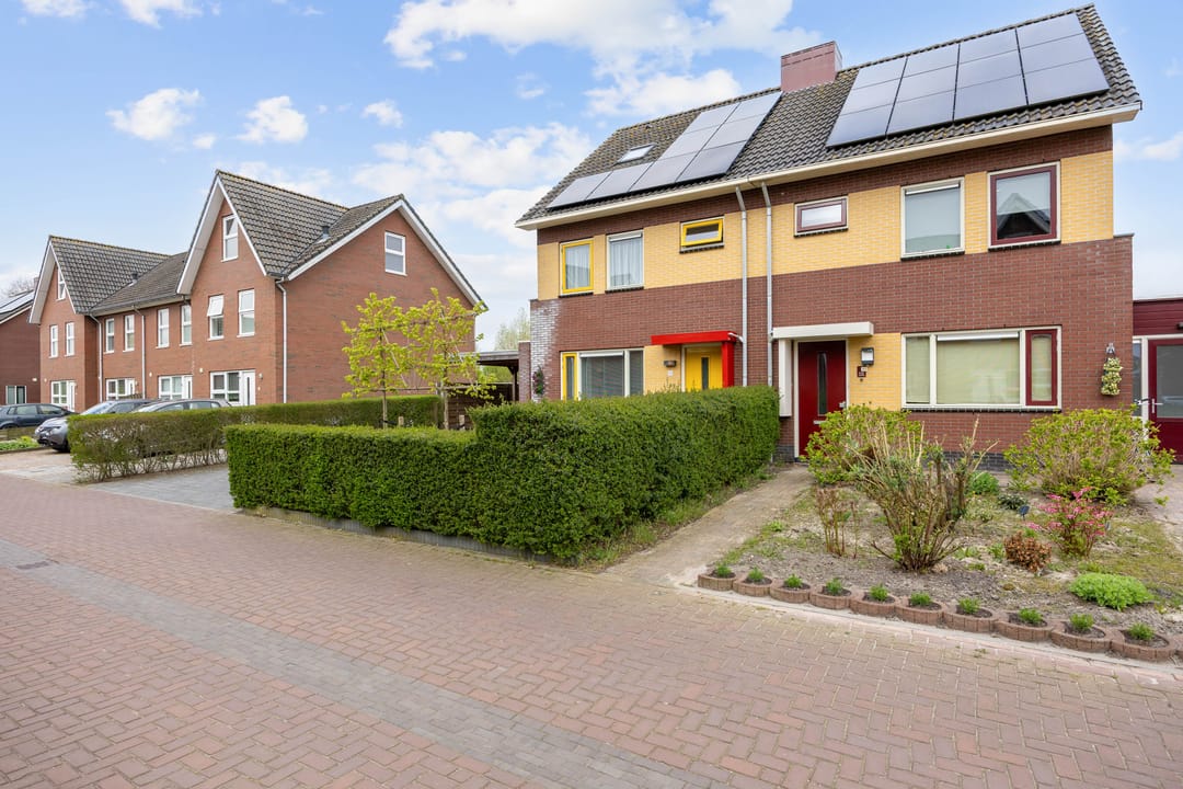 Spacious Semi-Detached Home with Five Bedrooms and Garden in Uithuizermeeden — 7