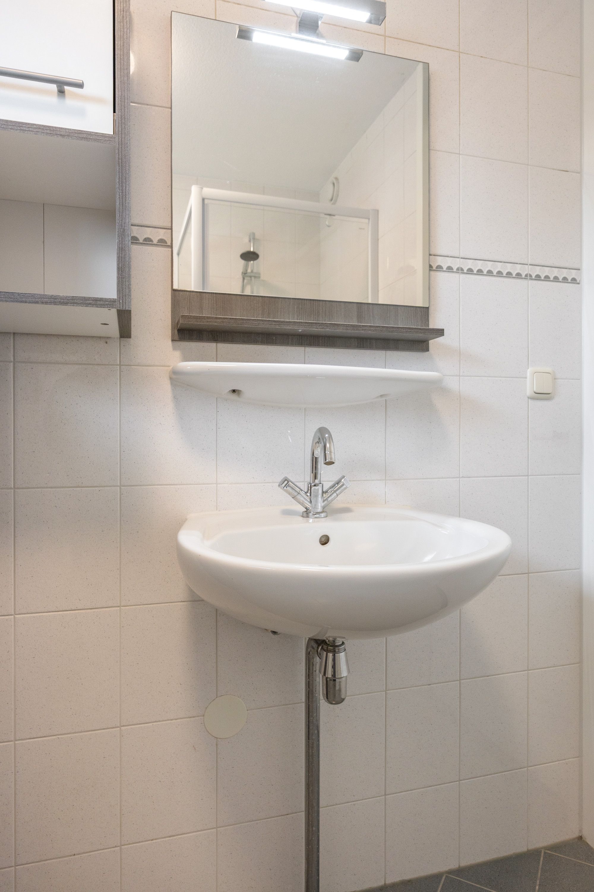 Spacious Semi-Detached Home with Five Bedrooms and Garden in Uithuizermeeden — 42