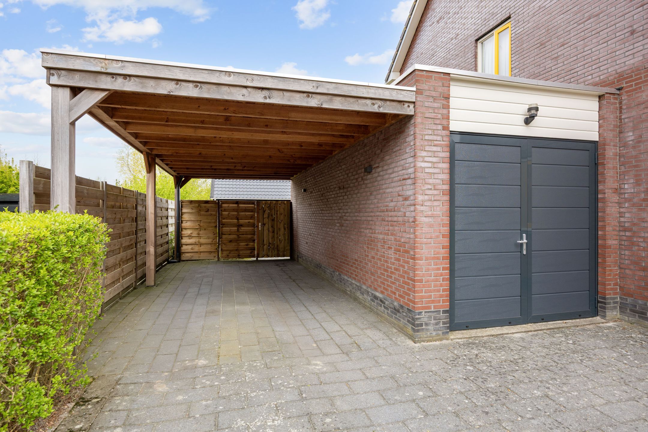 Spacious Semi-Detached Home with Five Bedrooms and Garden in Uithuizermeeden — 9