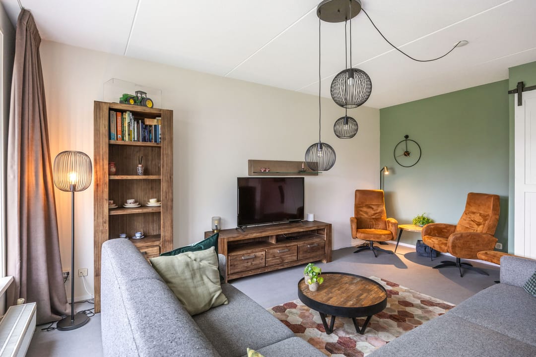 Spacious Semi-Detached Home with Five Bedrooms and Garden in Uithuizermeeden — 23