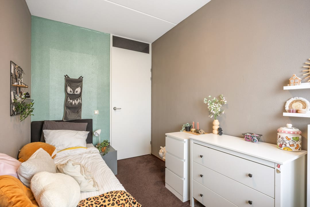 Spacious Semi-Detached Home with Five Bedrooms and Garden in Uithuizermeeden — 38