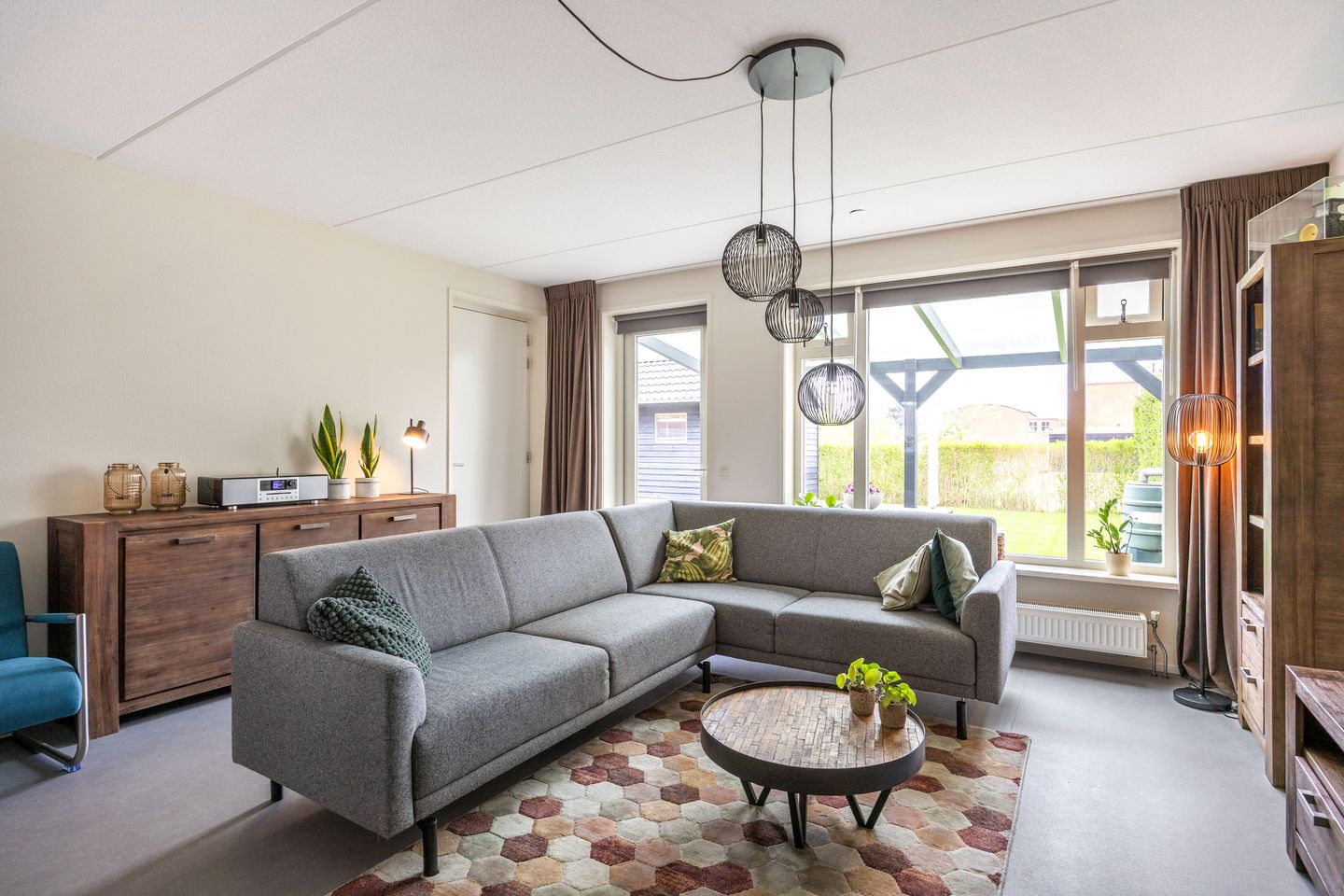 Spacious Semi-Detached Home with Five Bedrooms and Garden in Uithuizermeeden — 20