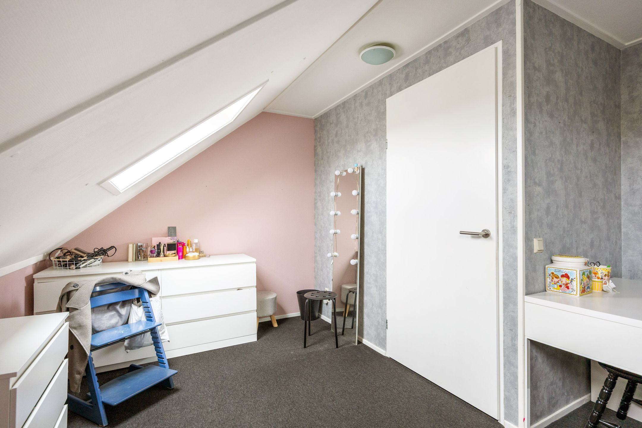 Spacious Semi-Detached Home with Five Bedrooms and Garden in Uithuizermeeden — 48