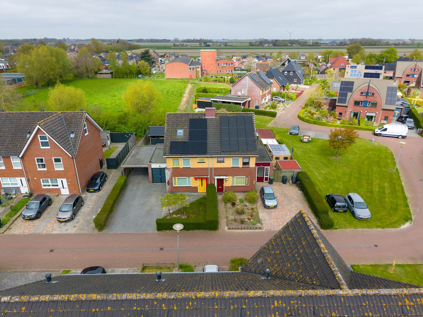 Spacious Semi-Detached Home with Five Bedrooms and Garden in Uithuizermeeden — 64
