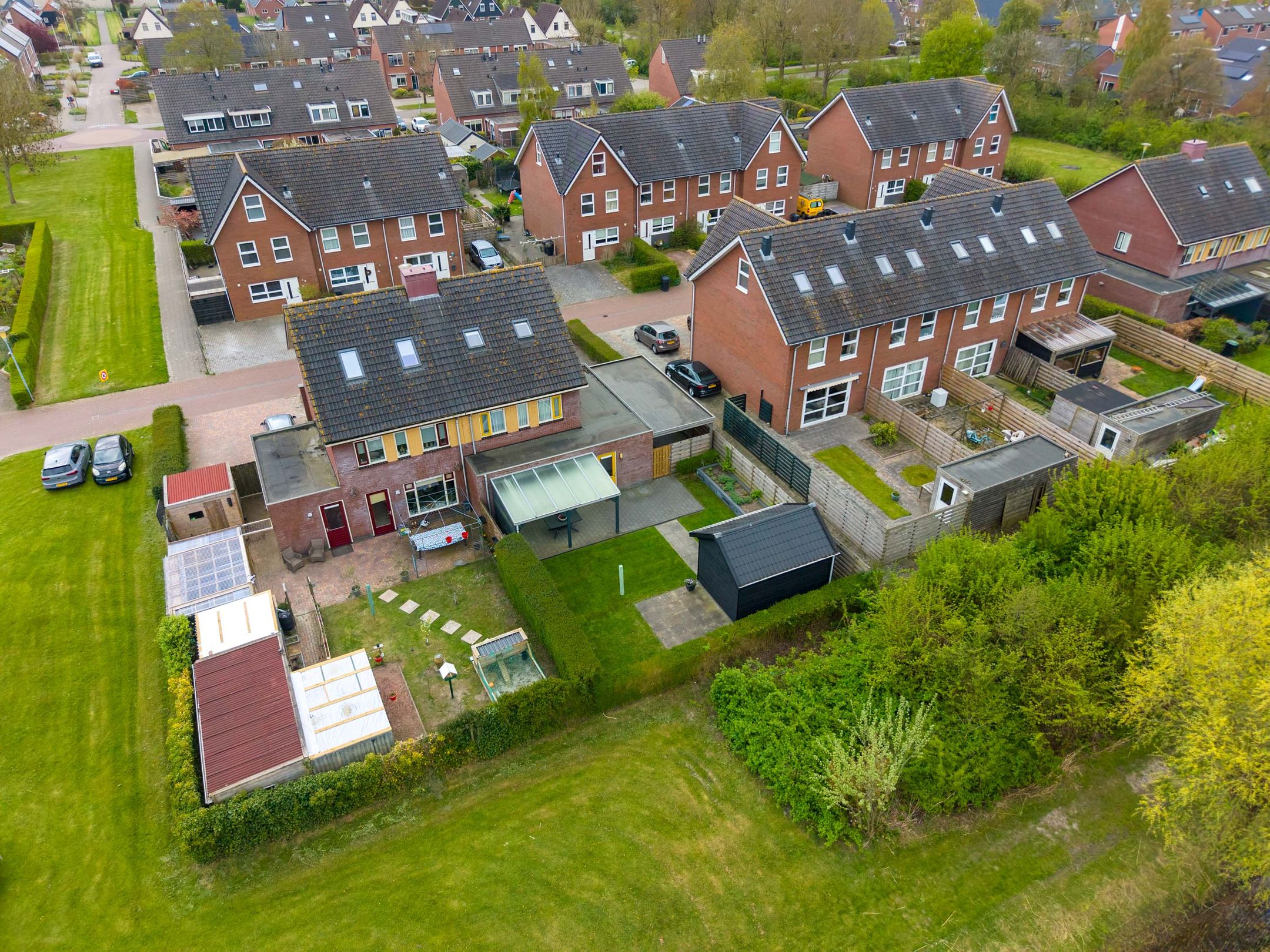 Spacious Semi-Detached Home with Five Bedrooms and Garden in Uithuizermeeden — 60