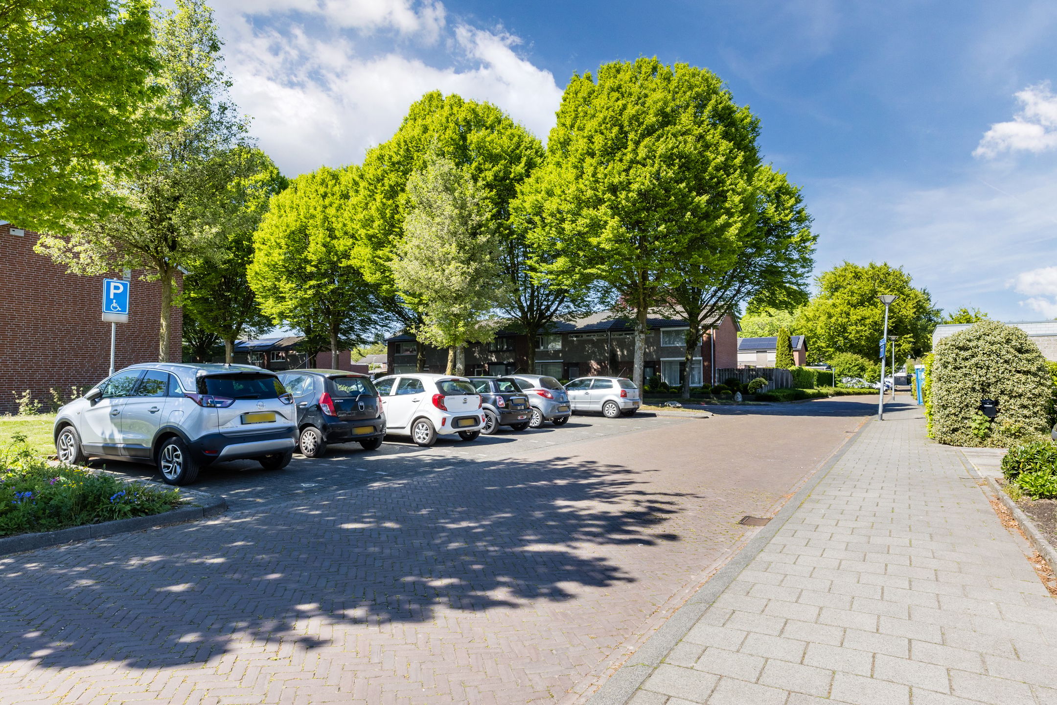 Photo 36 of Robert Baeldestraat 23