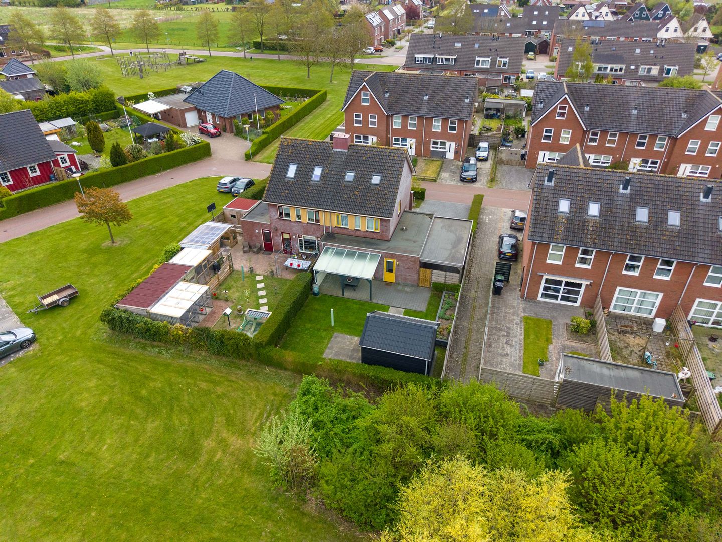 Spacious Semi-Detached Home with Five Bedrooms and Garden in Uithuizermeeden — 59