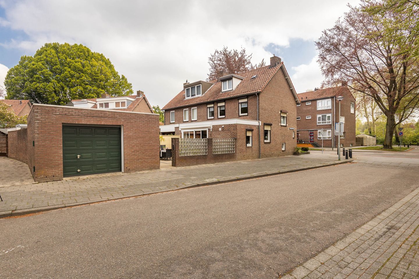 Foto 40 van Nassaustraat 1
