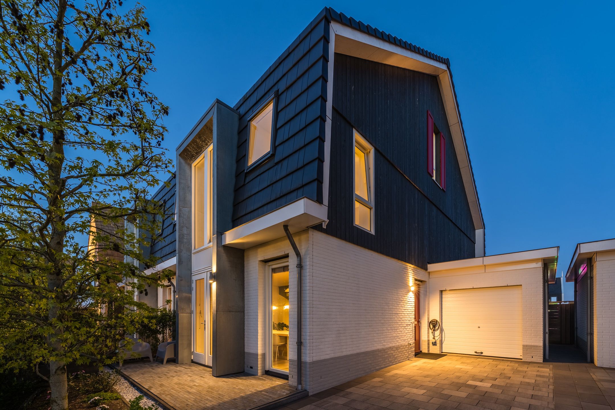 Spacious Energy-Neutral Semi-Detached Home with Waterfront Garden and Private Mooring — 57