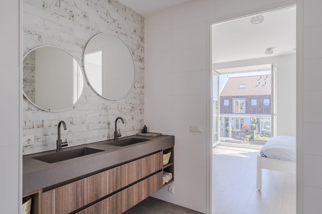 Spacious Energy-Neutral Semi-Detached Home with Waterfront Garden and Private Mooring — 31