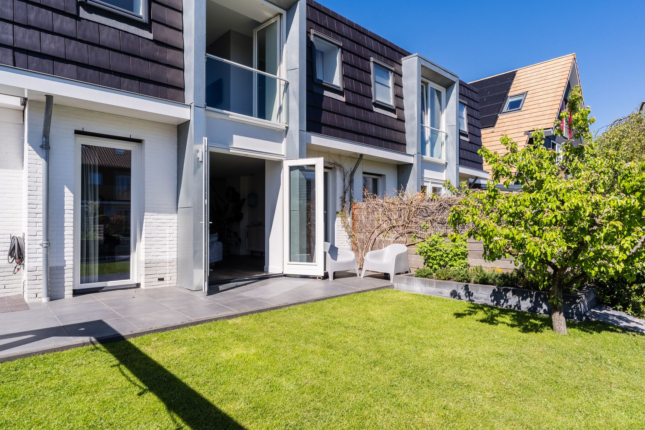 Spacious Energy-Neutral Semi-Detached Home with Waterfront Garden and Private Mooring — 45