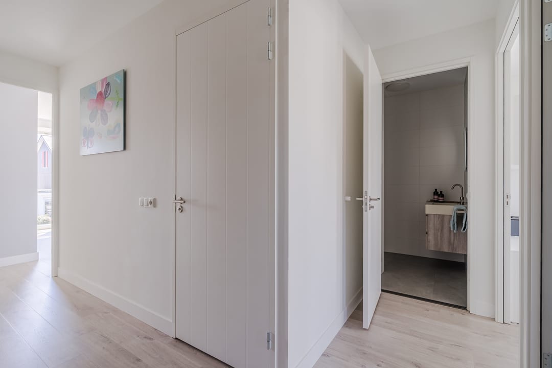Spacious Energy-Neutral Semi-Detached Home with Waterfront Garden and Private Mooring — 38