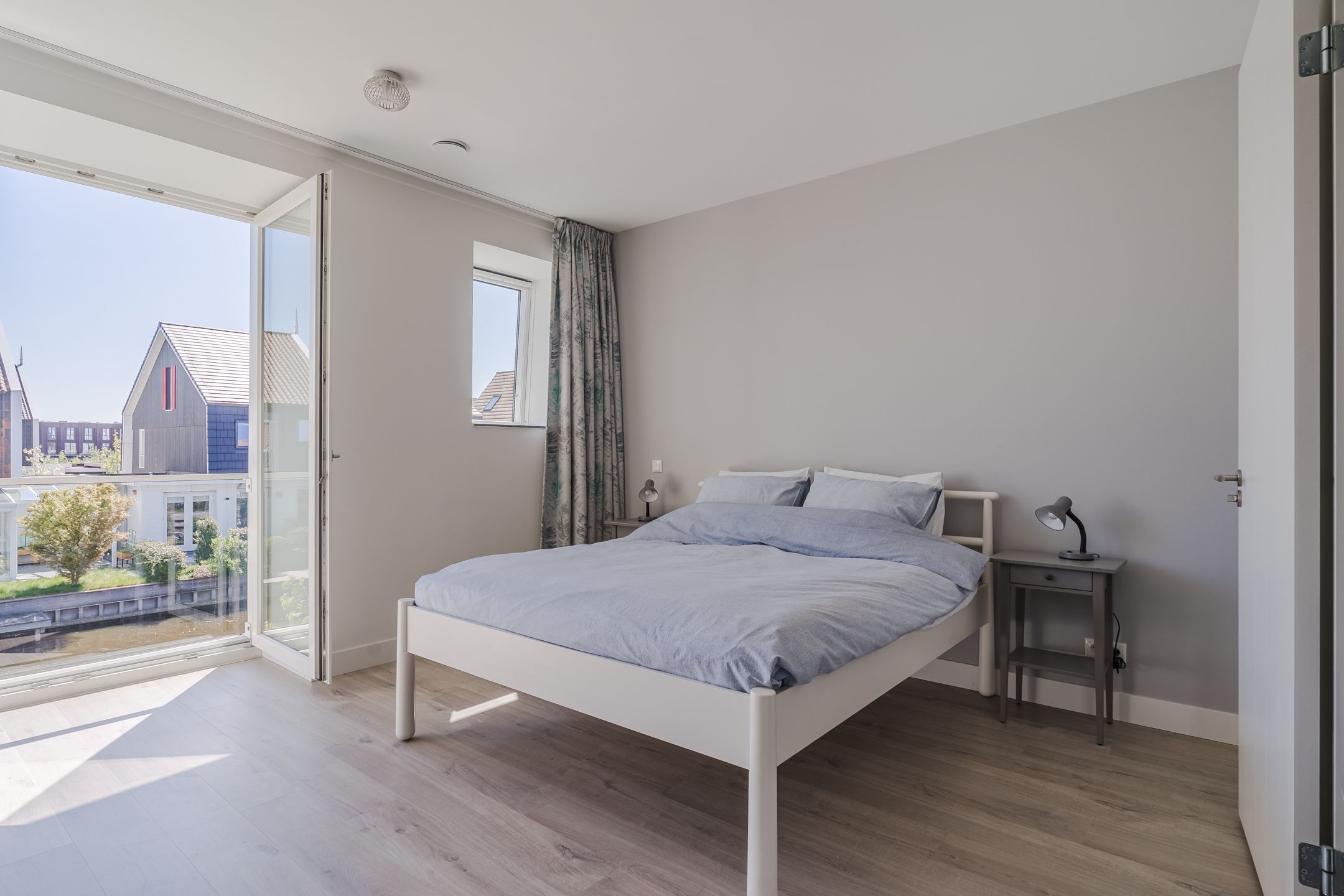 Spacious Energy-Neutral Semi-Detached Home with Waterfront Garden and Private Mooring — 24