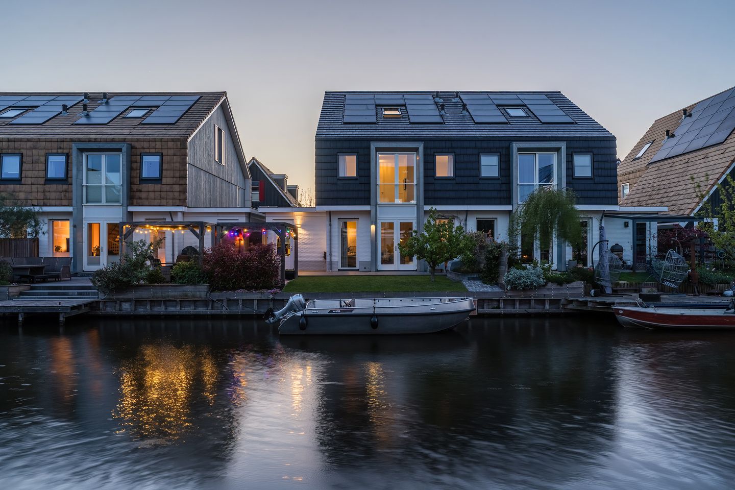 Spacious Energy-Neutral Semi-Detached Home with Waterfront Garden and Private Mooring — 64