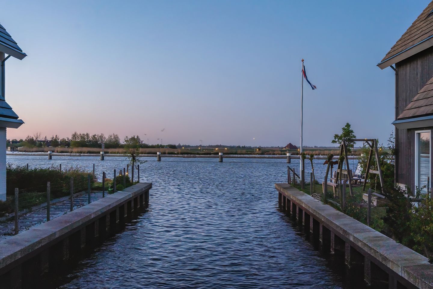 Spacious Energy-Neutral Semi-Detached Home with Waterfront Garden and Private Mooring — 65