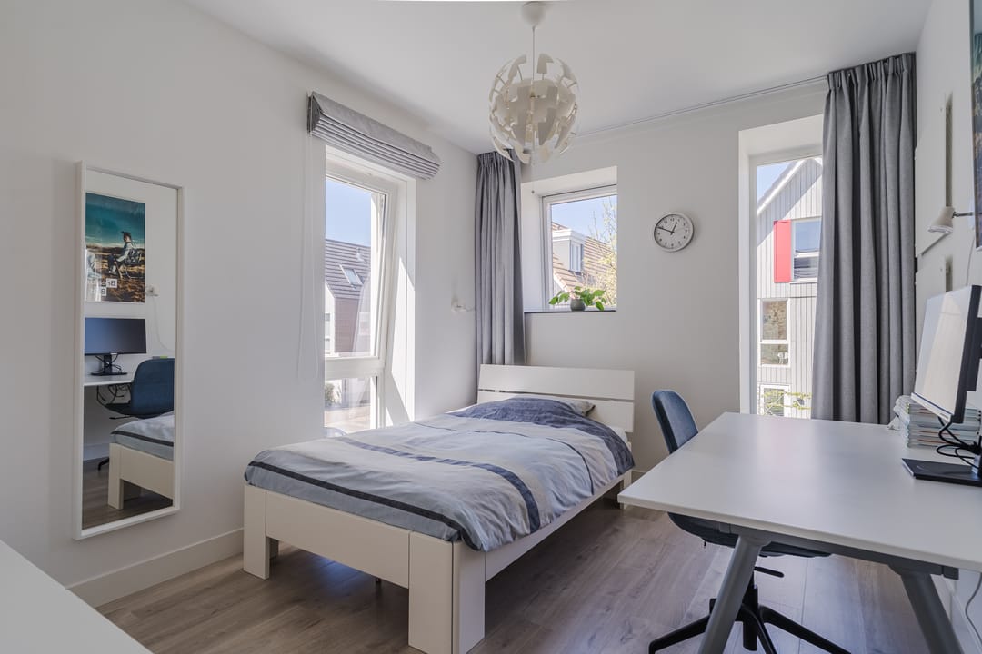 Spacious Energy-Neutral Semi-Detached Home with Waterfront Garden and Private Mooring — 32