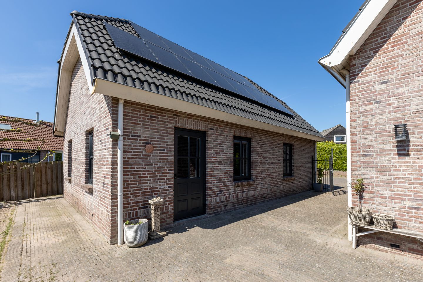 Detached Villa with Swimming Pool and Double Garage in Bergen op Zoom — 40