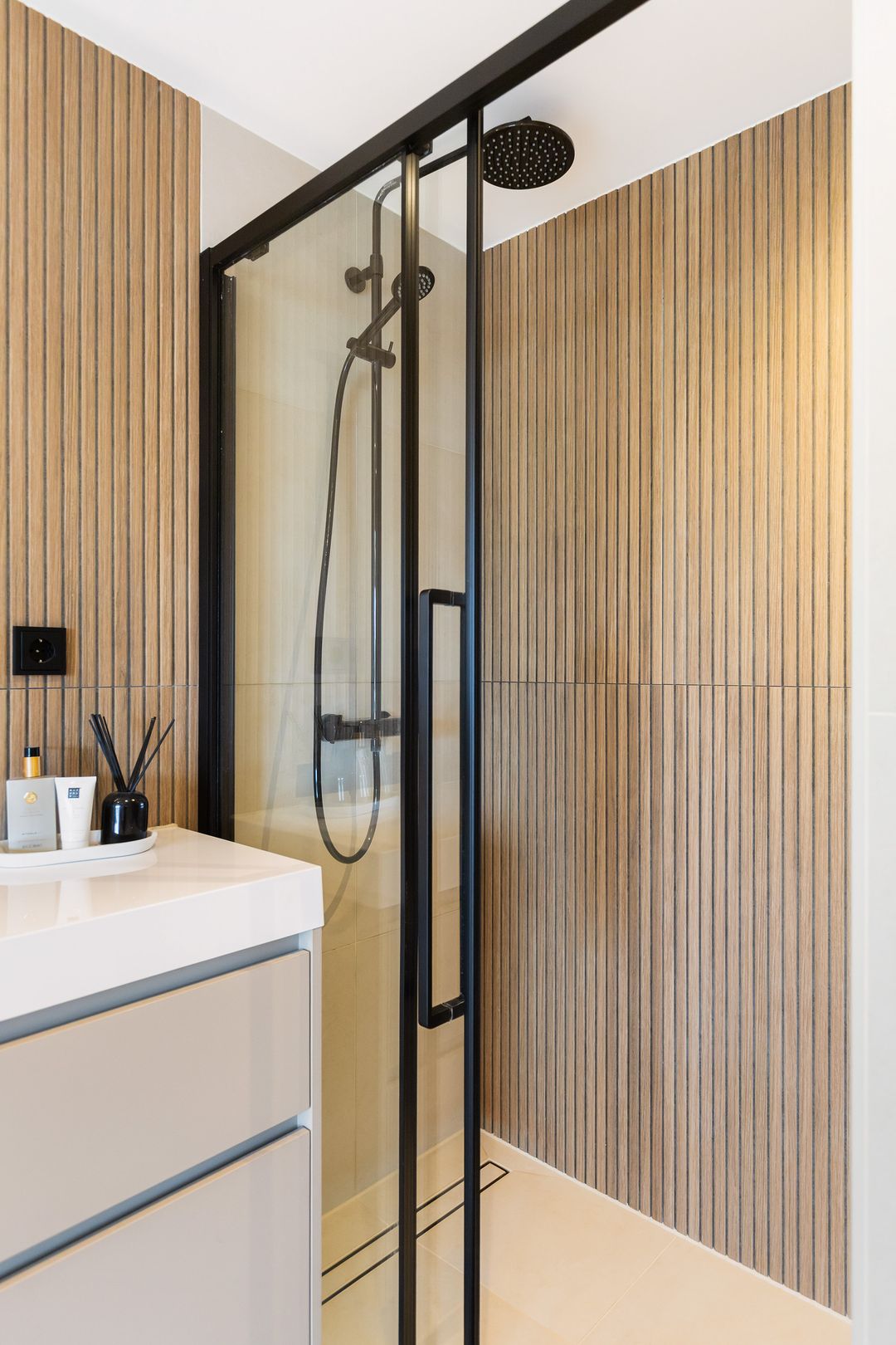 Recently Modernized Family Home in Child-Friendly Sprenkelaar Neighborhood — 28