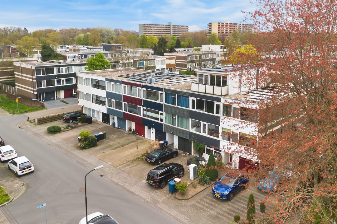 Recently Modernized Family Home in Child-Friendly Sprenkelaar Neighborhood — 32