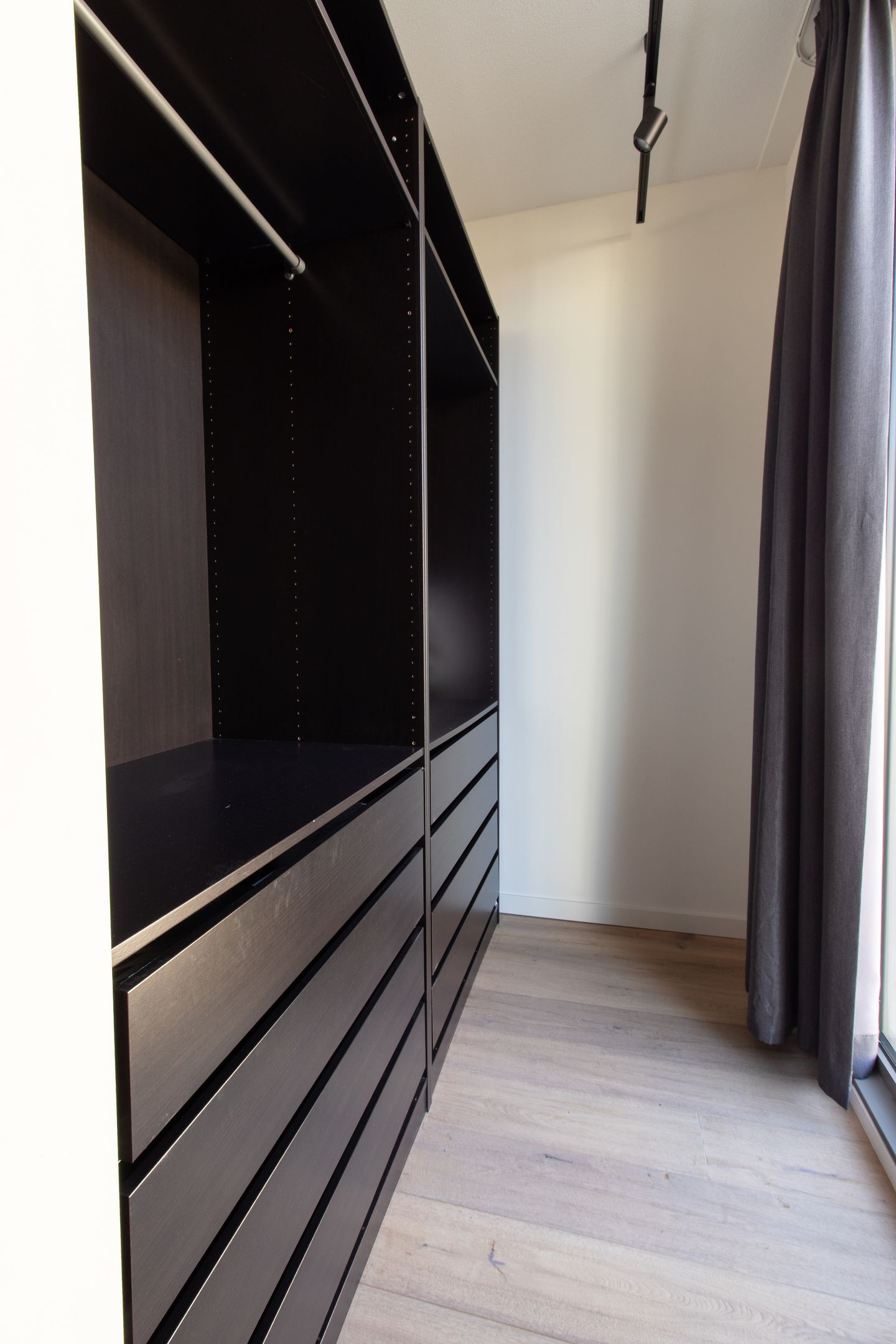 Exclusive City Apartment with Panoramic Views and Spacious Rooftop Terrace — 29