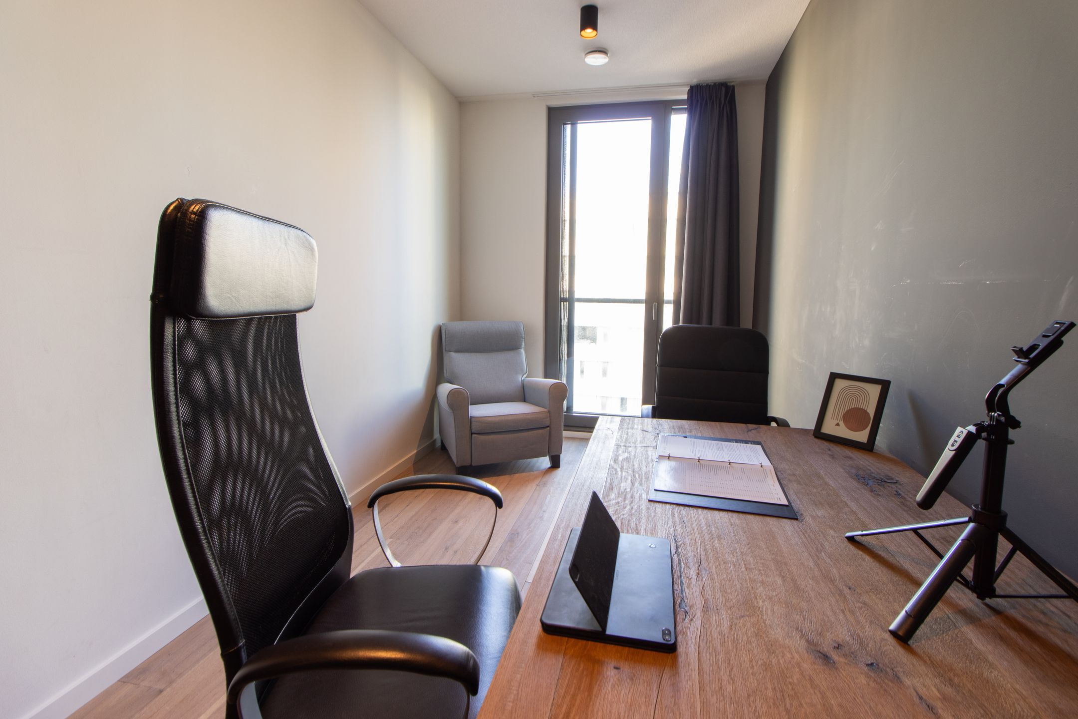 Exclusive City Apartment with Panoramic Views and Spacious Rooftop Terrace — 21