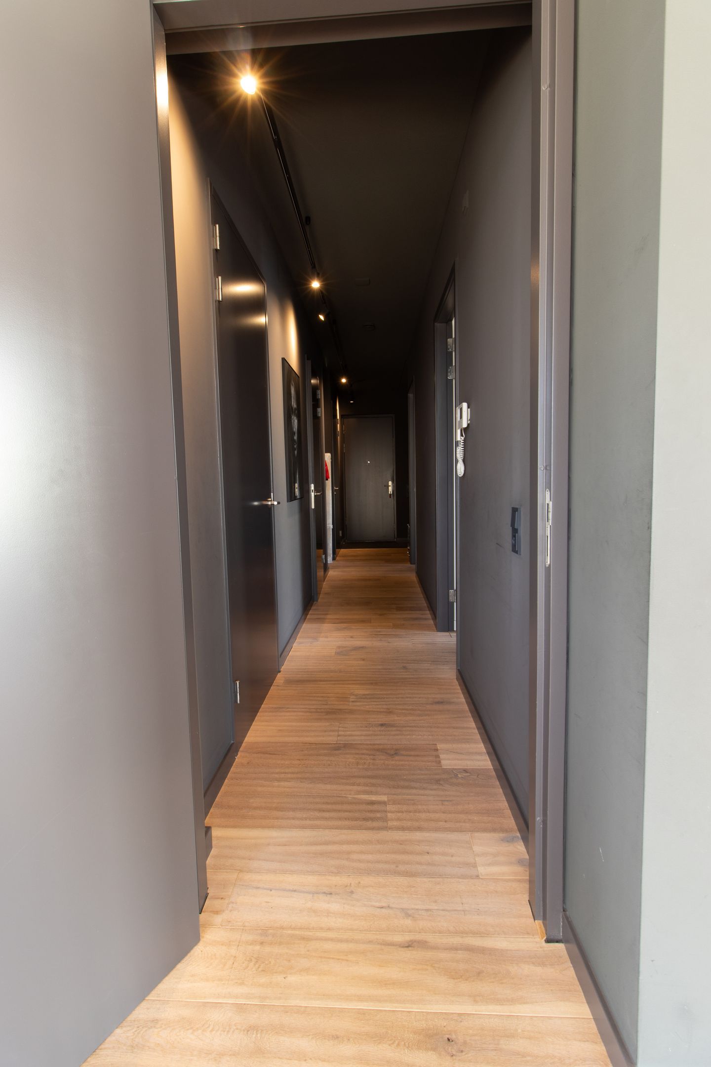Exclusive City Apartment with Panoramic Views and Spacious Rooftop Terrace — 19