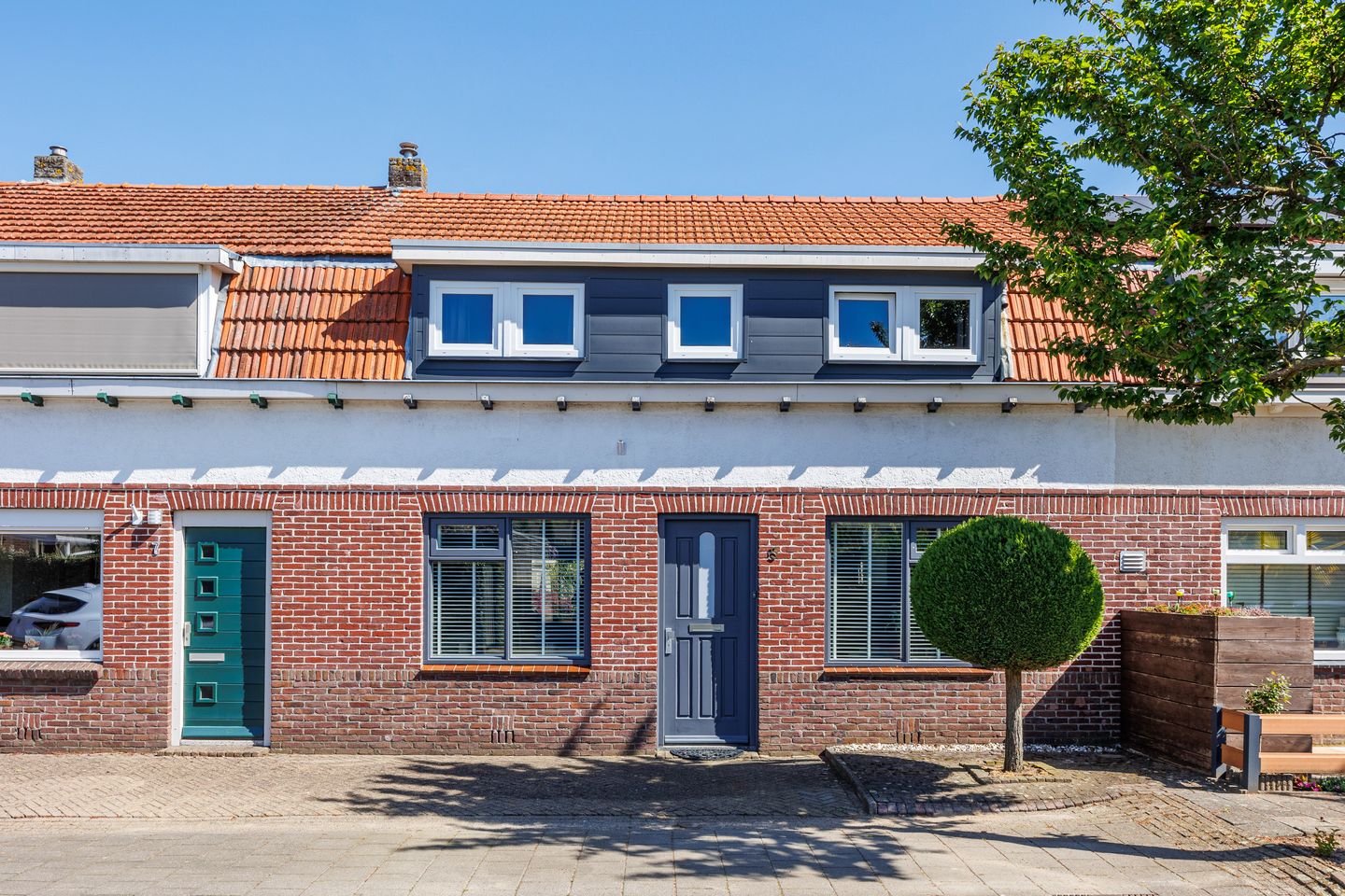 Charming Terraced House Near Gennep Center with Spacious Garage — 59