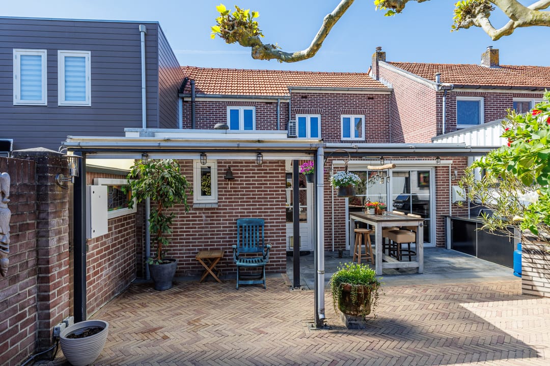 Charming Terraced House Near Gennep Center with Spacious Garage — 41