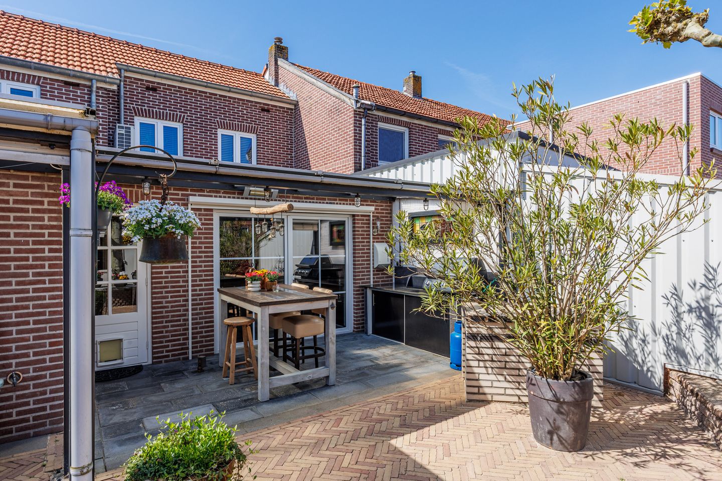 Charming Terraced House Near Gennep Center with Spacious Garage — 40