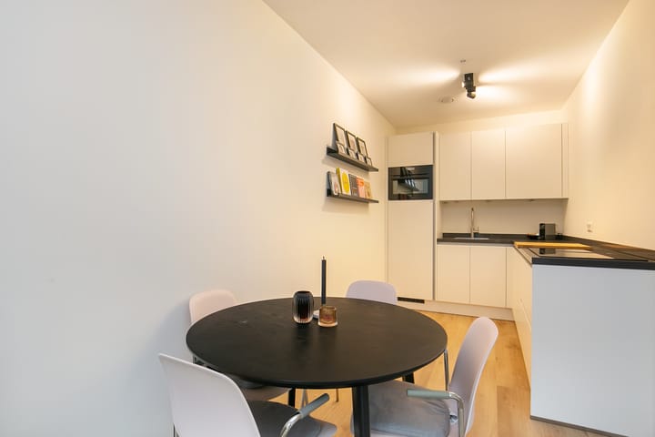 Photo 3 of Wijnhaven 65-C04