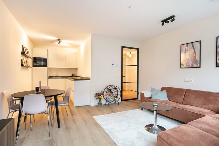 Photo 2 of Wijnhaven 65-C04