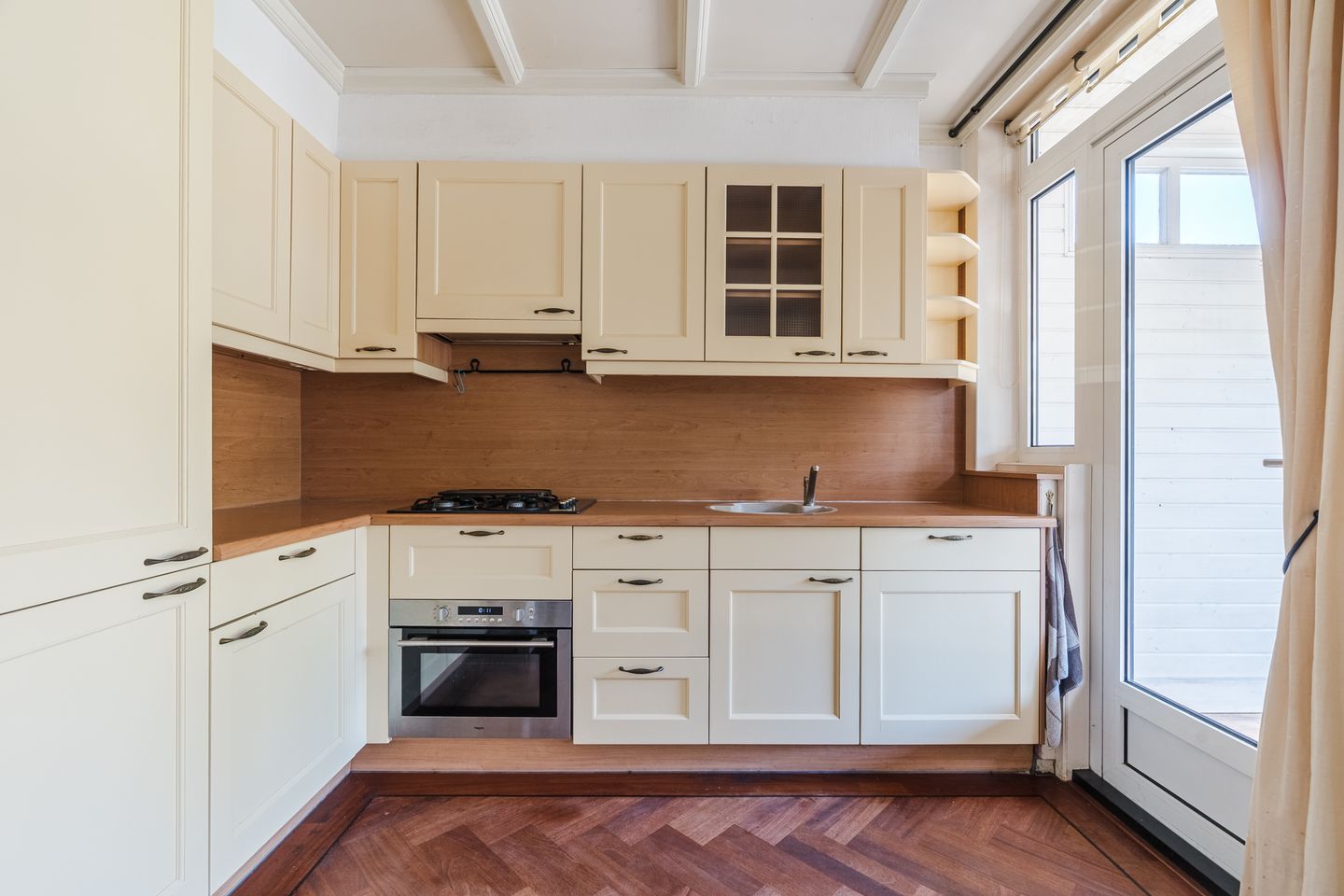 Spacious 1930s Terraced Home with Garden in Eindhoven — 19