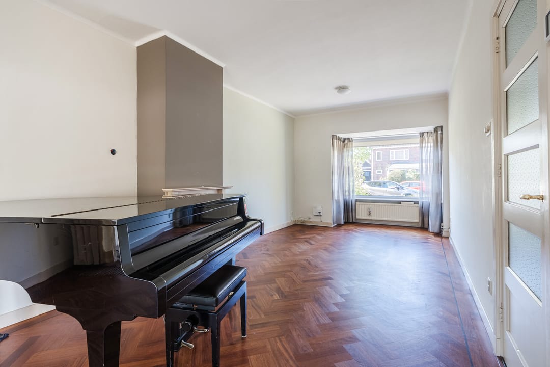 Spacious 1930s Terraced Home with Garden in Eindhoven — 13