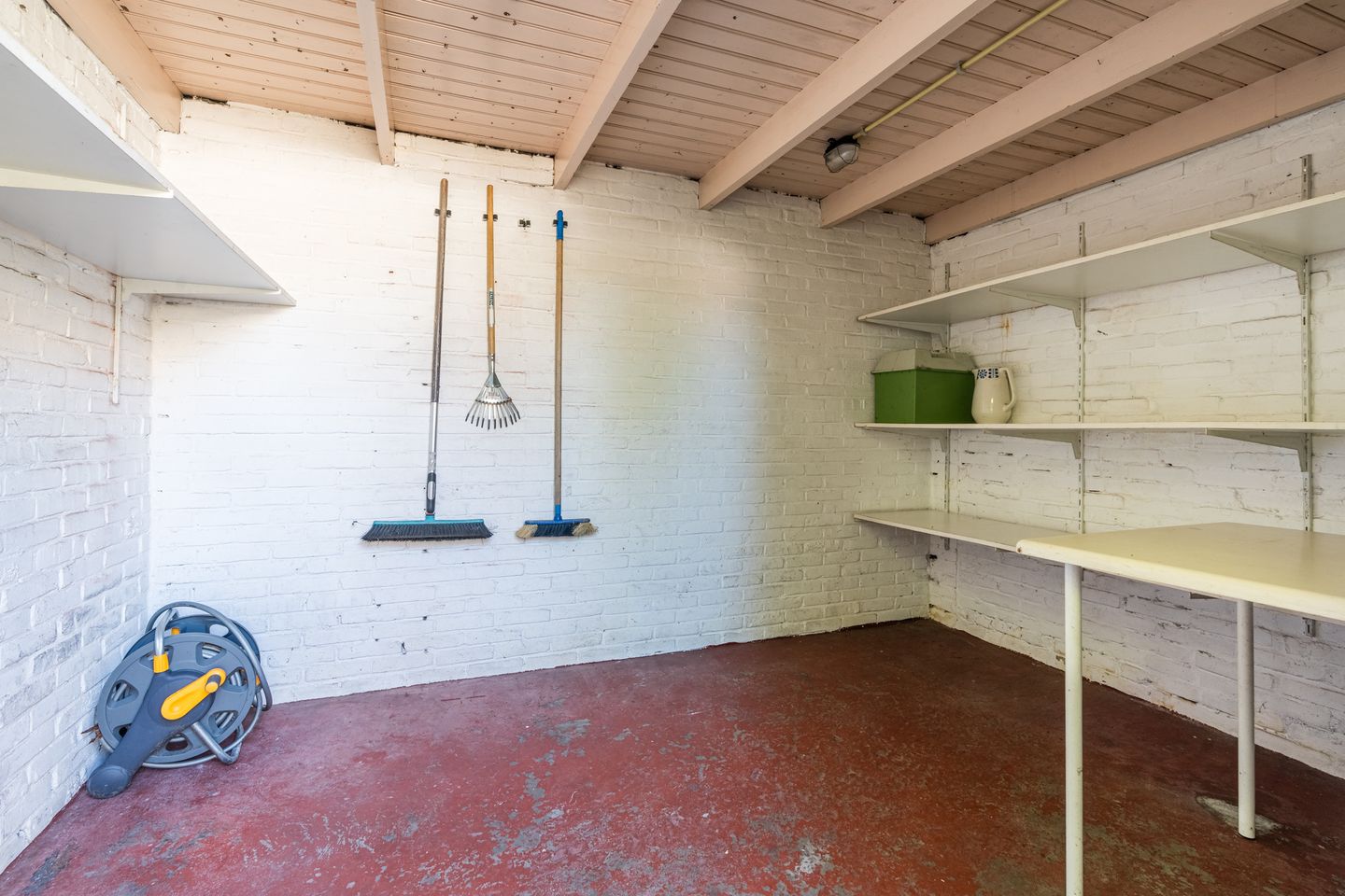 Spacious 1930s Terraced Home with Garden in Eindhoven — 40