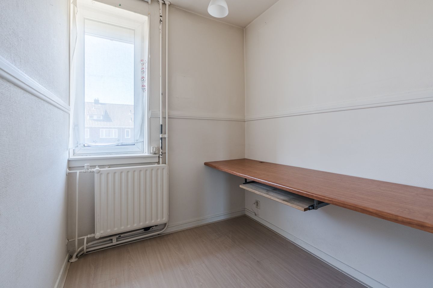 Spacious 1930s Terraced Home with Garden in Eindhoven — 25