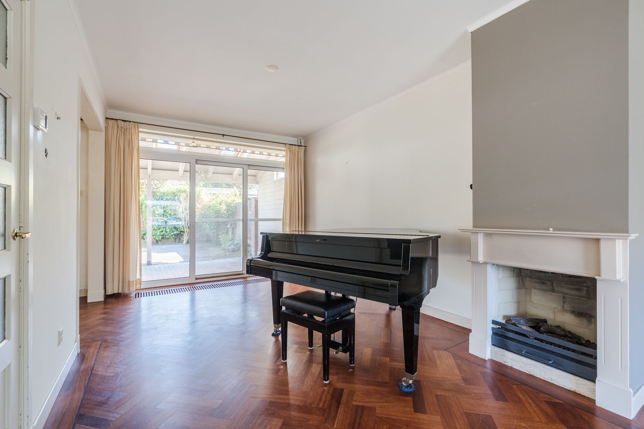 Spacious 1930s Terraced Home with Garden in Eindhoven — 12